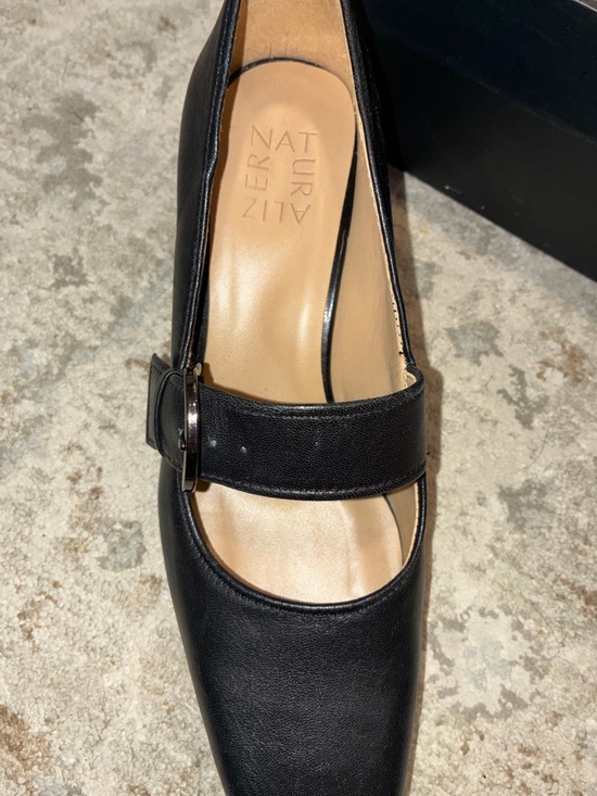 BRAND NEW Naturalizer Black Leather Mary Jane Block Heel Pumps - Picture 2 of 7